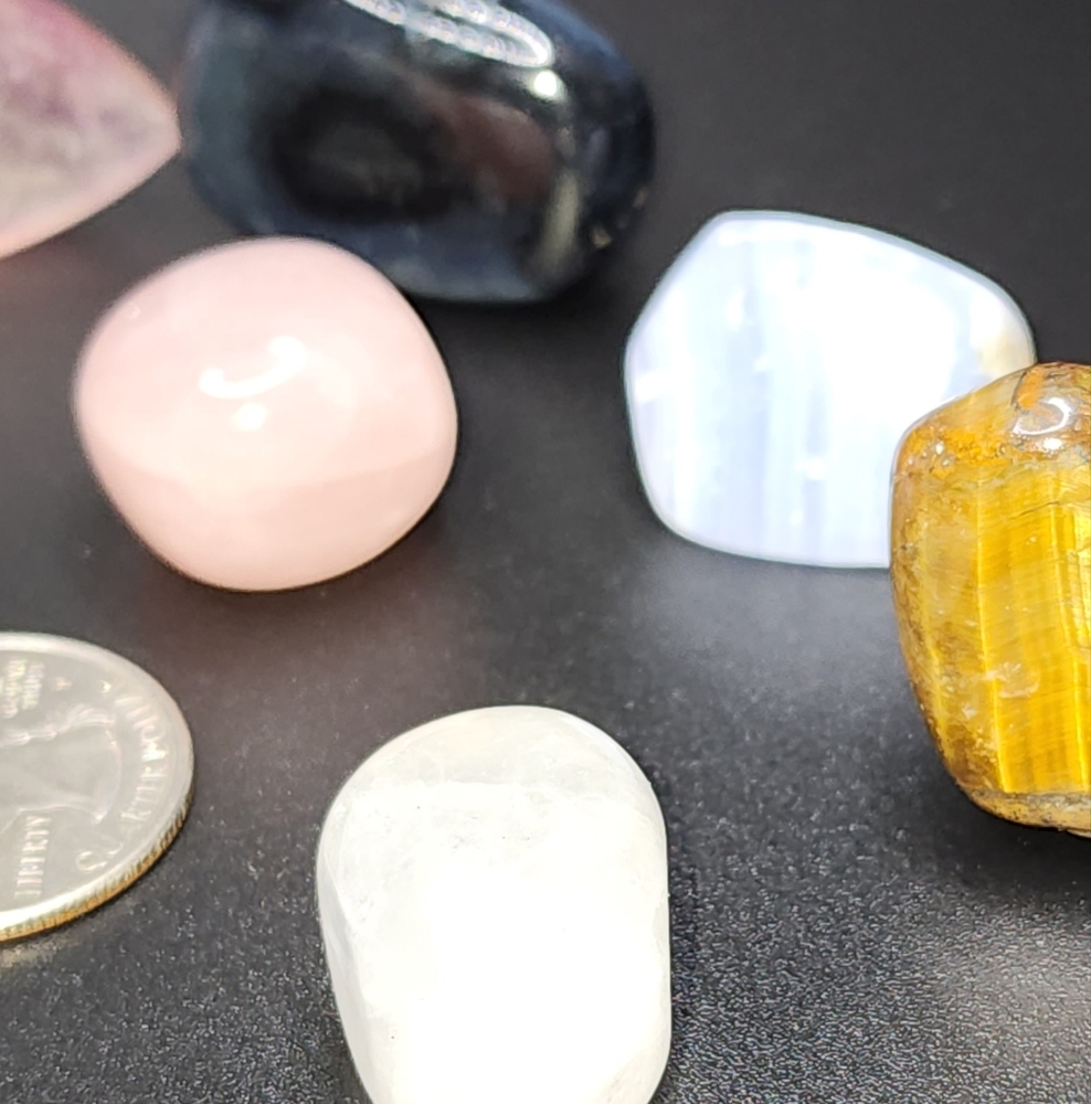 Lot of  Natural Tumbled   Crystals - Picture 6 of 12